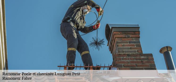 Vérification de routine de votre poêle et cheminée à Lusignan Petit: prenez rendez-vous gratuitement en ligne sur le site de Ramoneur Fabre 